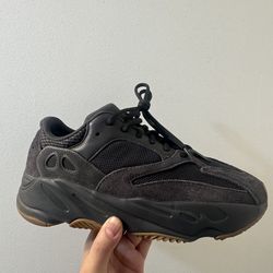 Yeezy Boost 700 Utility Black Size 9