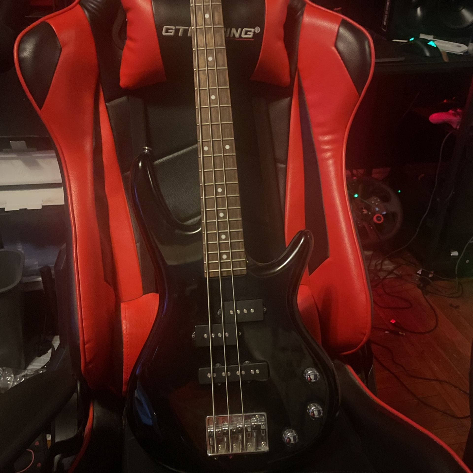 Ibanez miKro Short-Scale Bass Guitar Black