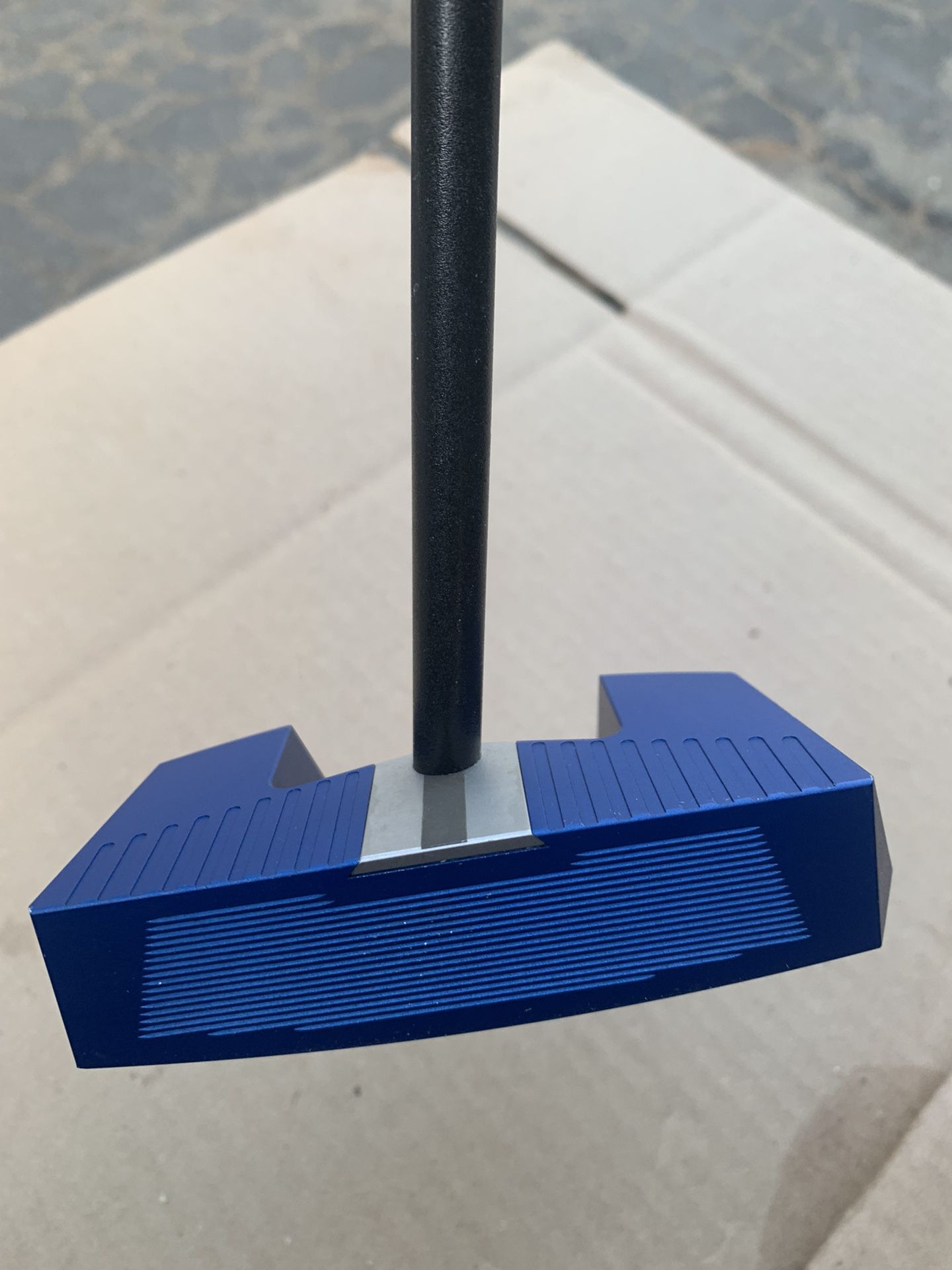 L.A.B. Mezz 1 Max Broomstick putter