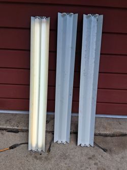3 fluorescent light fixtures, $10