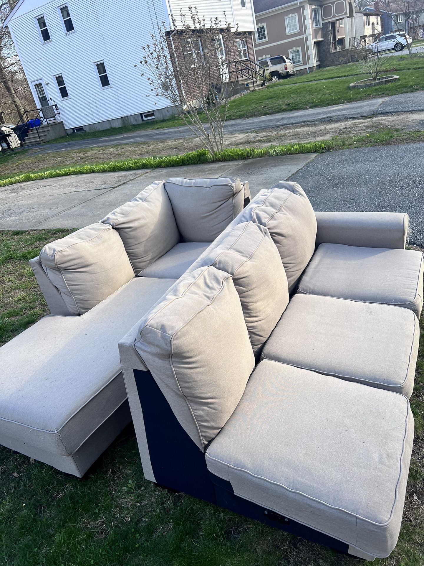 FREE SECTIONAL COUCH/SOFA On The Curb 