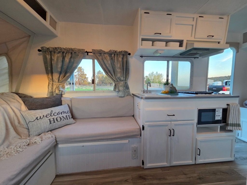 Renovated Turn-Key Lightweight Camper