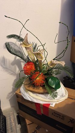 Beautiful artificial tropical paradise arrangement