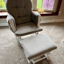 Nursery Rocking Chair And Ottoman 