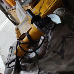 DeWalt Small 4 1/2 (115mm) Anglegrinder