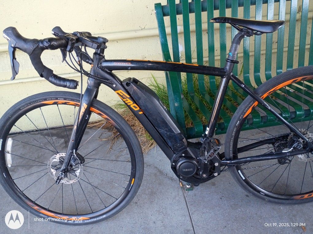 BH Rebel GravelX Electric Gravel Bike Shimano 105 11S 500 Wh 700 mm Black / Orange 2020