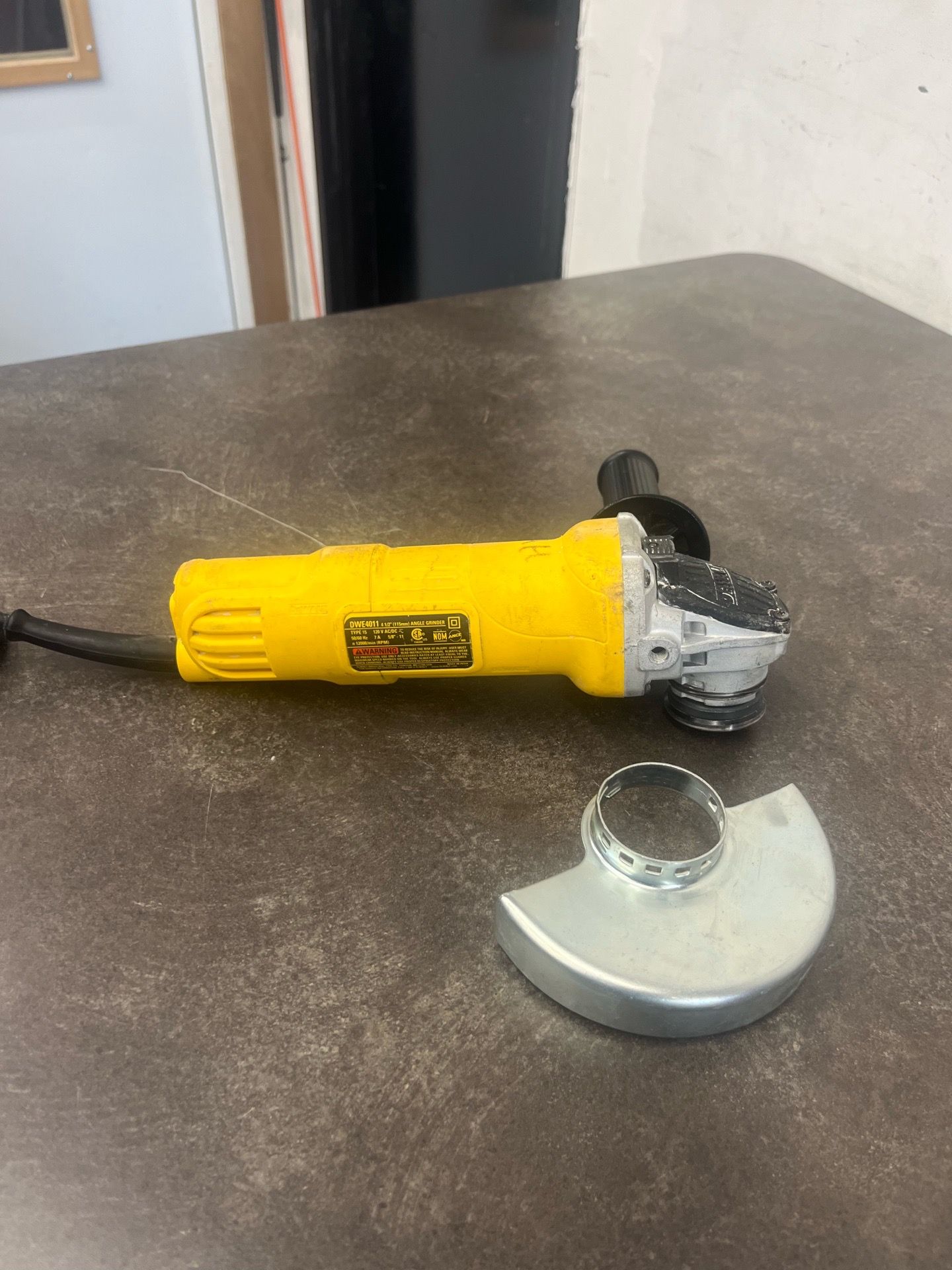 Dewalt DWE4011 Corded Grinder with handle and Cover