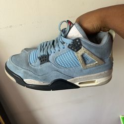 Unc Jordan 4’s