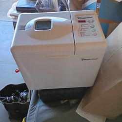 Magic Chef Electric Bread Machine