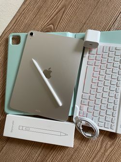 Apple iPad Air 11” (M3 chip / 2025 model) 128GB with keyboard, pen & Accessories