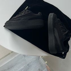 Fenty Puma All Black Brand New Size 6 Women’s 