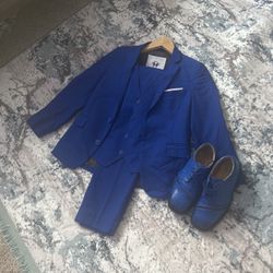 black bianco blue suit