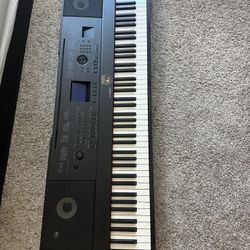YAMAHA Full Sized Fully Weighted Keyboard 