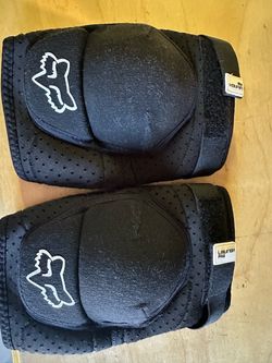 Fox Launch Pro Elbow  Pads and gloves