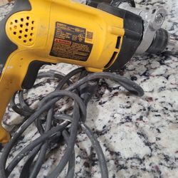 DEWALT 7.8 Amp Corded 1/2 in. Variable Speed Reversible Hammer Drill