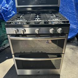 GE Profile Gas Stove Double Oven Almost New One Receipt For 90 Days Warranty 