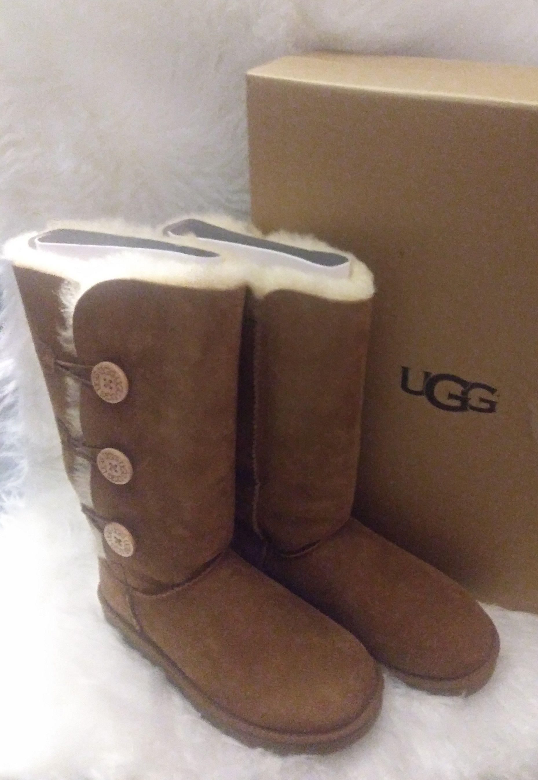 UGGS 👩 BOOTS