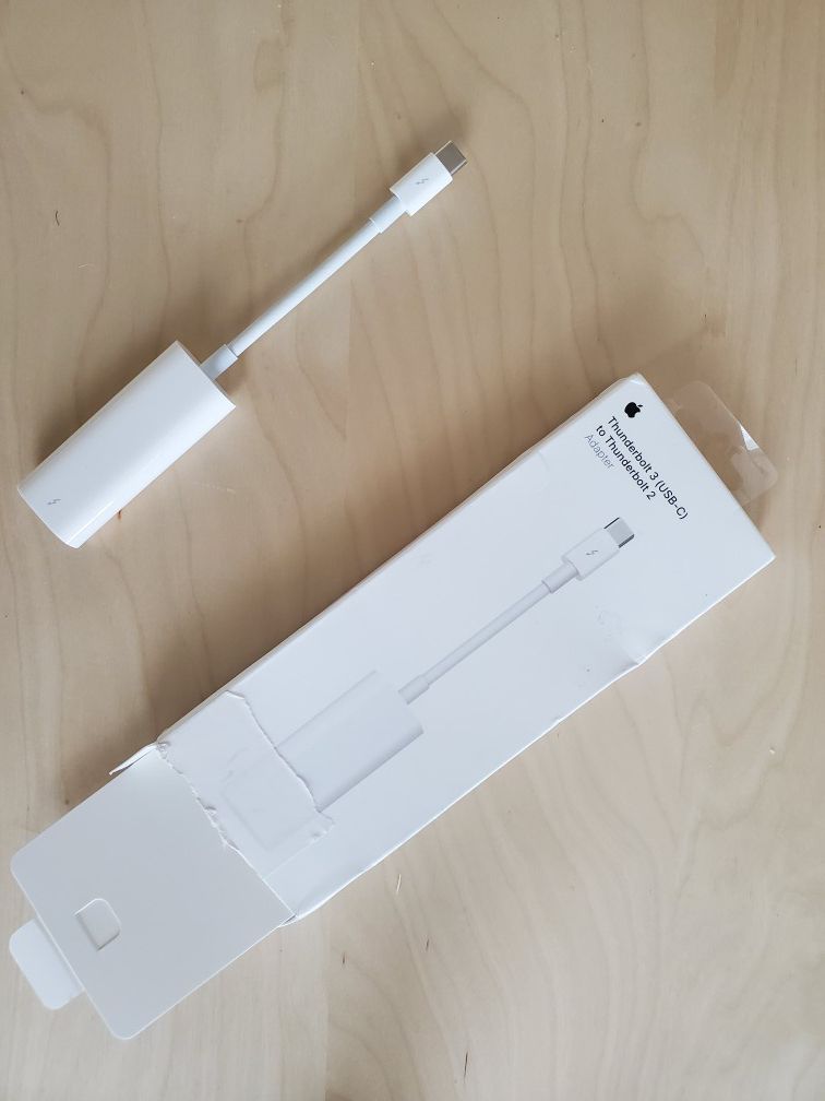 Apple Thunderbolt 2 to Thunderbolt 3 Adapter (USB C)