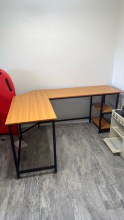 FREE Corner desk