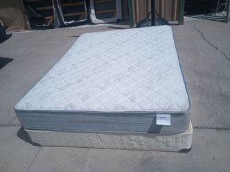 Queen mattress and box spring