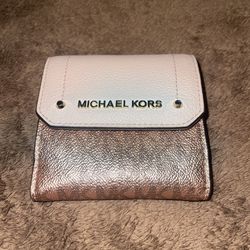 MKORS Wallet.   Serious Buyers ONLY 