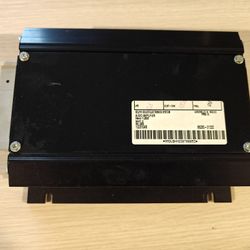 OEM Pontiac Vibe Amplifier
