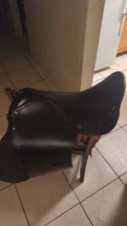 English saddle 2 of them
