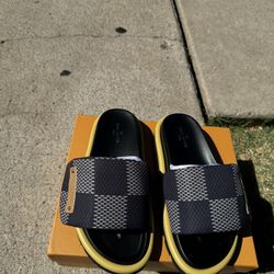 Louis Vuitton Slides 