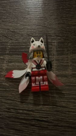 Lego kitsune mini figure