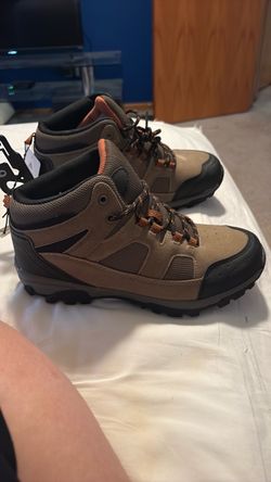 Boys hiker shoes size 6
