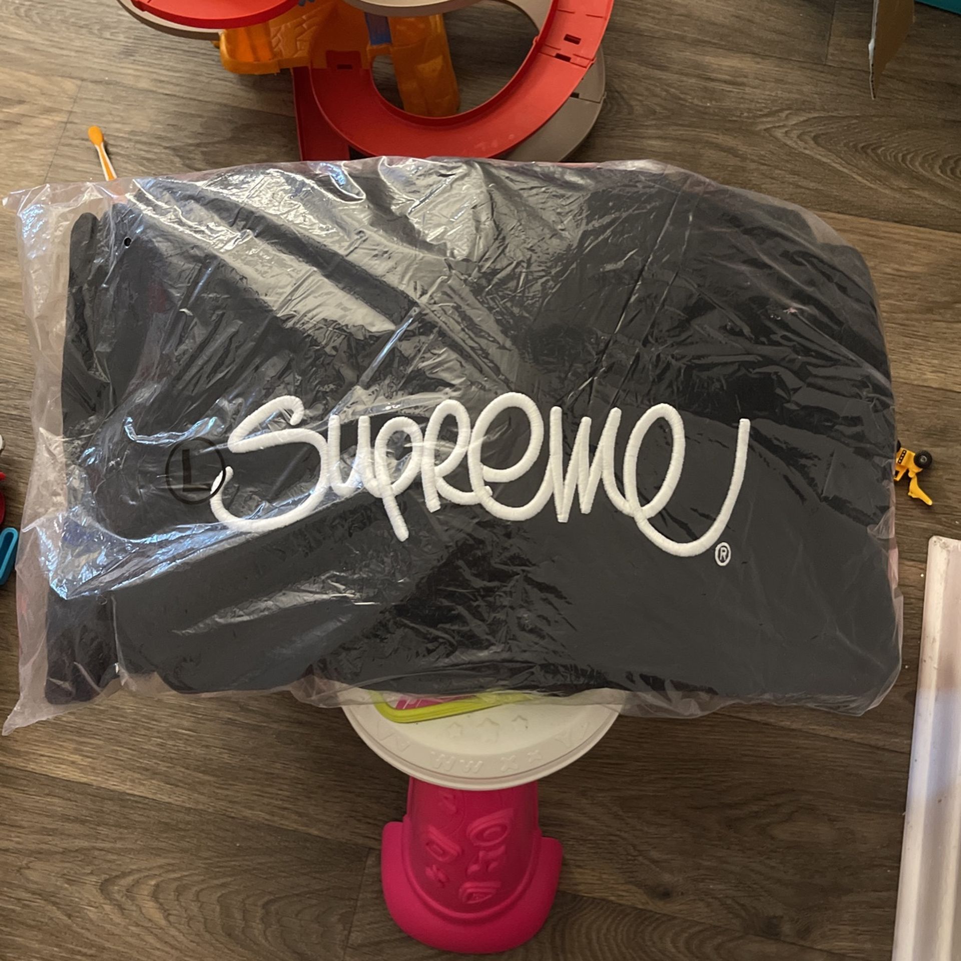 Supreme Hoodie