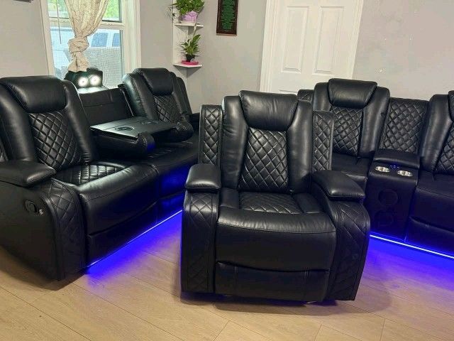 For Sale - Electric Reclining Living Room Set!!! Ask For Price !!! Preguntar Por Precio