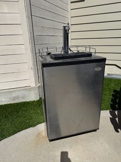 Haier Stainless Steel Kegerator with Draft Tap