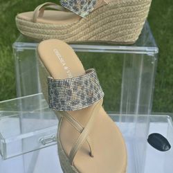 Pre-owned Chelsea & Violet sandals. Crystal Animal Print 8.5 