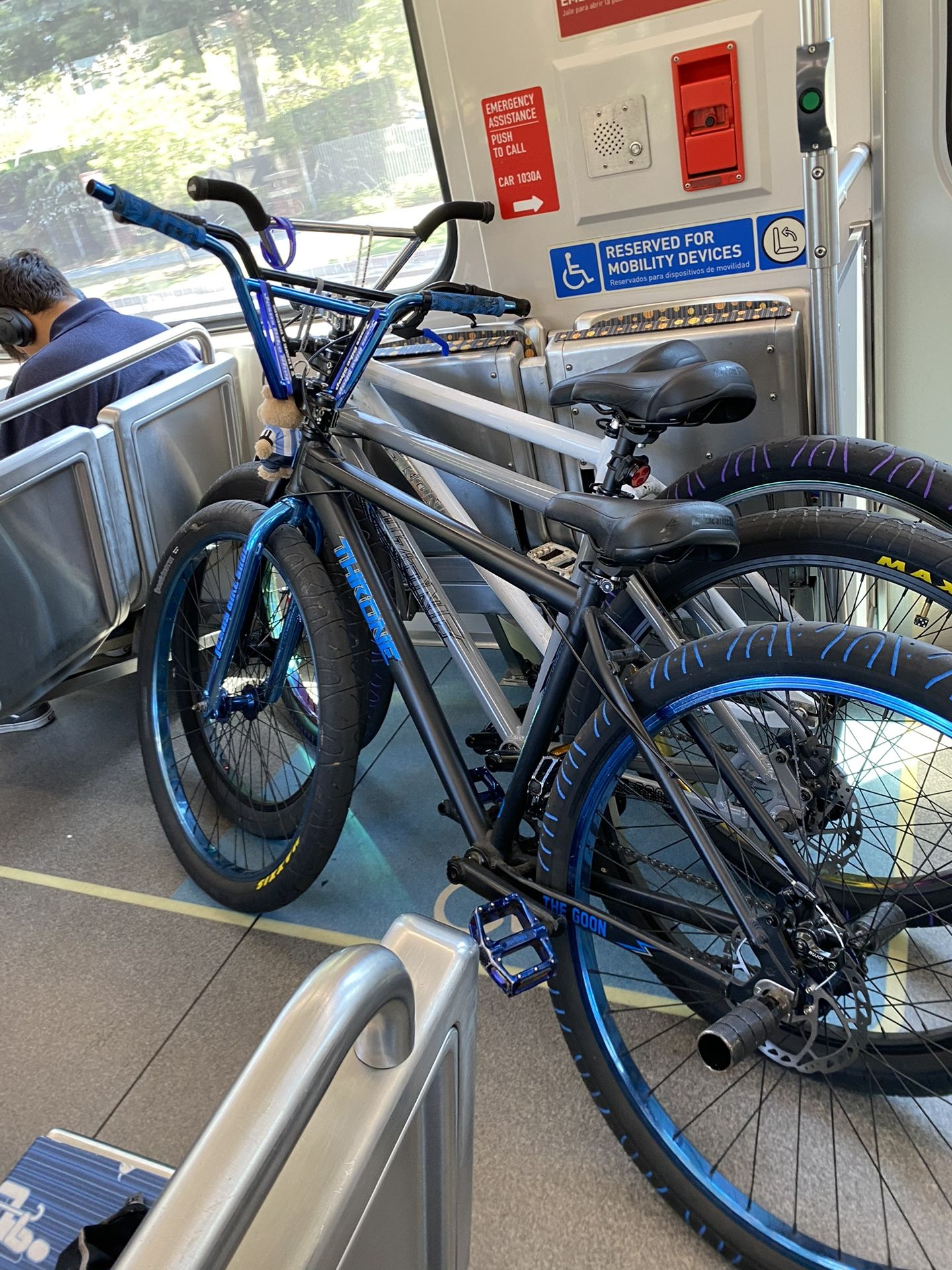 Throne Blue saphire free wheel