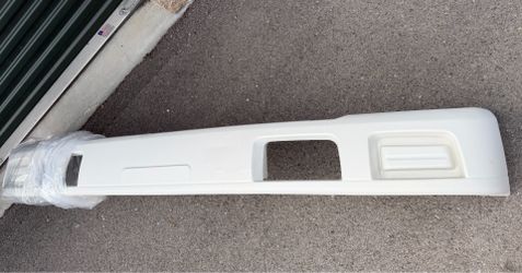 NPR WHITE BUMPER 2008 - 2021