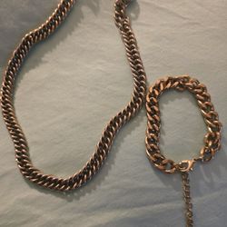 NECKLACE AND BRACELET GOLD TONE