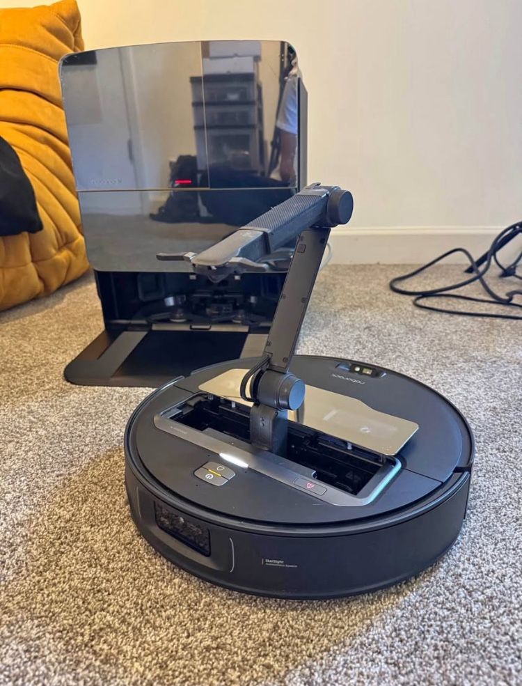 Roborock Saros Z70 Robot Vacuum Mop with Robotic Arm