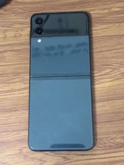 Samsung Galaxy Z Flip3 128GB Unlocked