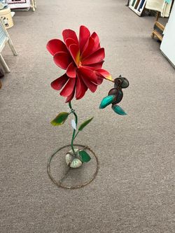 Hummingbird Flower Yard Art Sculpture
