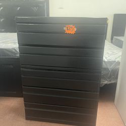 Dresser With 5 Drawers 