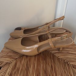 Kenneth Cole New York Patent Slingback Kitten Heels in Tan size 10 medium width
