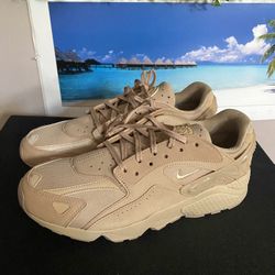 New Nike Air Huarache Runner Size 11