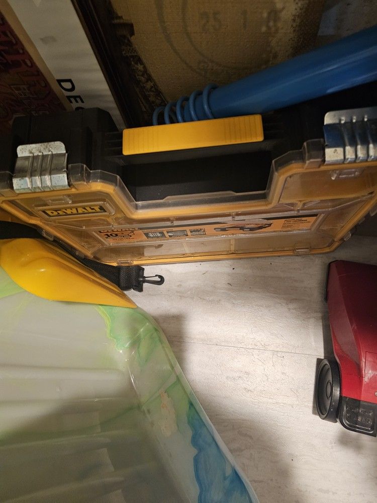 Dewalt Compact Nail Devider Have 2 Like New