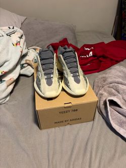 yeezy 700 fade salt size 10
