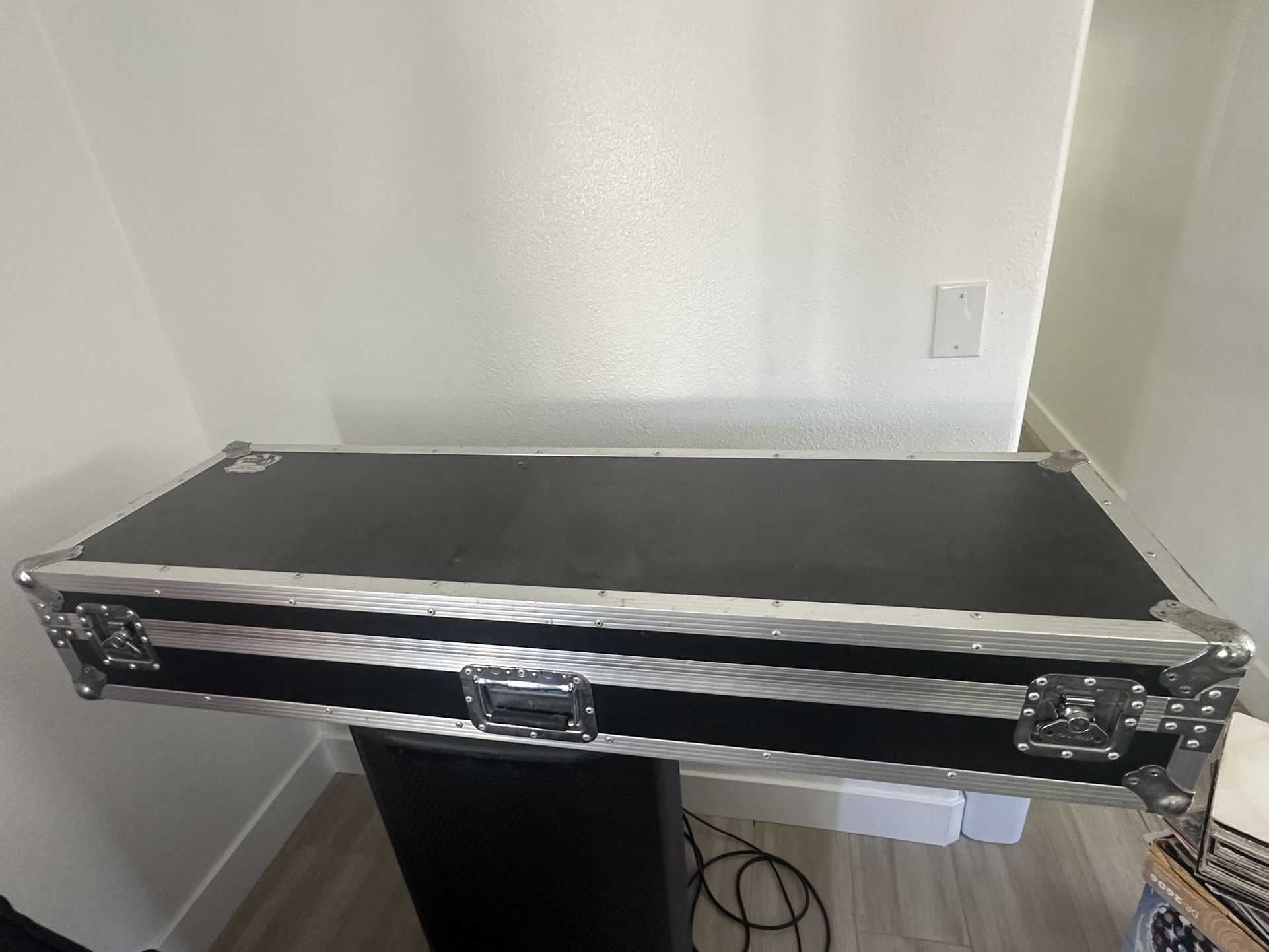 Heavy-Duty Flight Case / Road Case for DJ or Audio Gear