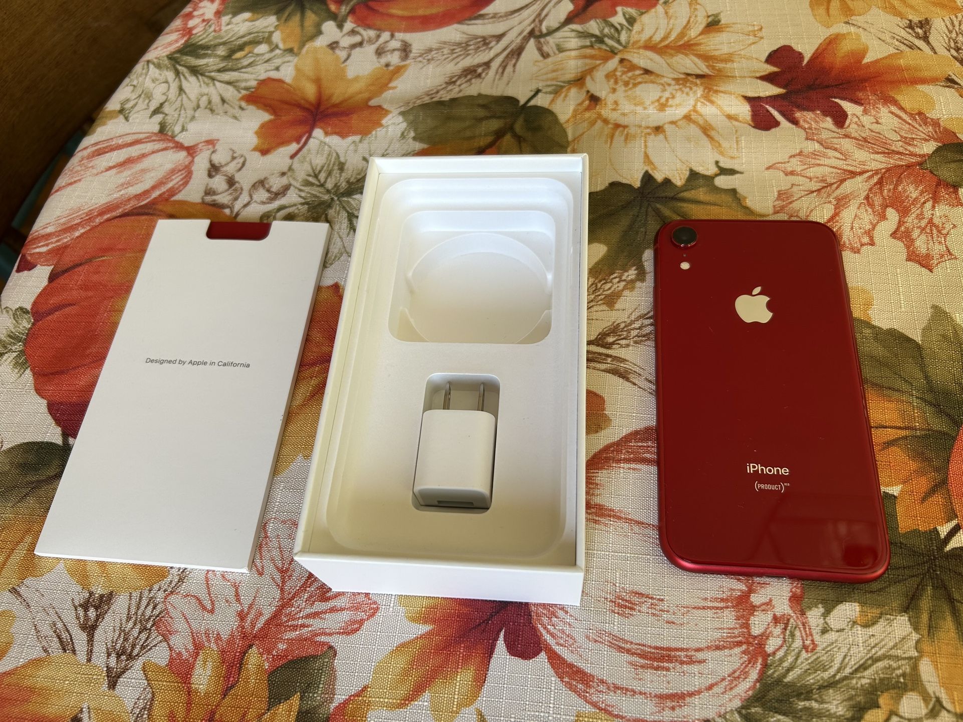 Red iPhone XR, perfect shape. 128 GB