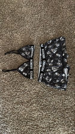 Set of shorts and an accountant! Size M.