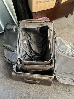 Three piece suitcase set