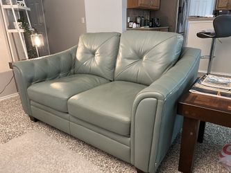 Cindy Crawford Morden Sofa / Love Seat